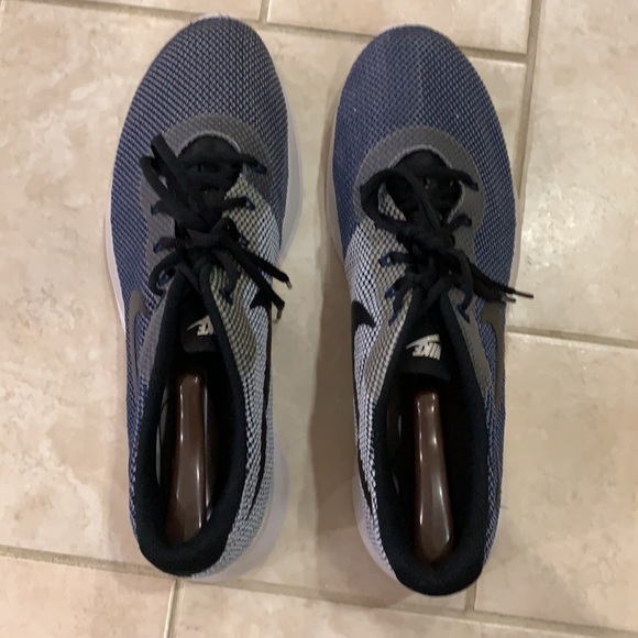 Nike running sneakers - Picture 3 of 4